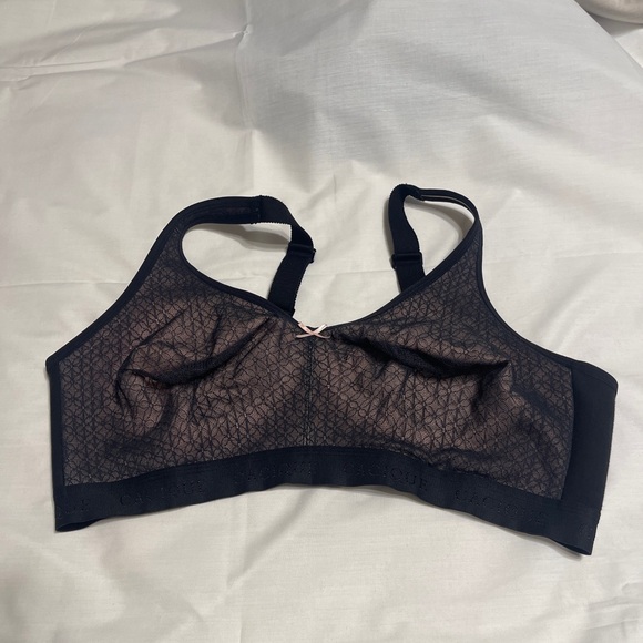 Lot of 2 Cacique bras wire free 42DD one front closure one back closure wireless - Picture 2 of 7